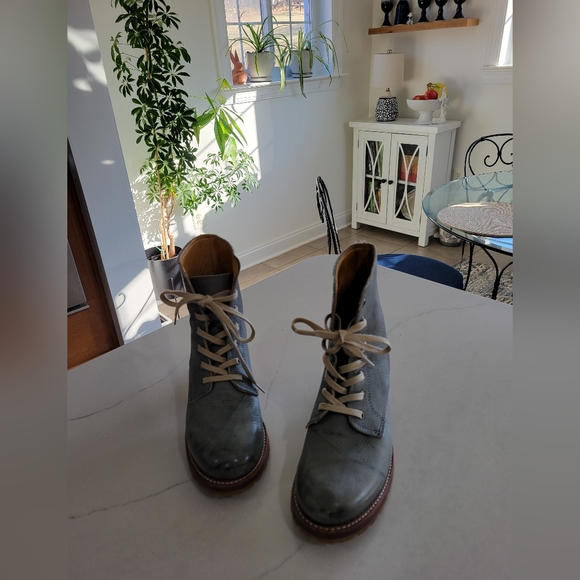Frye Vintage Sabrina Blue Leather Lace Up Boots Size 8.5 - Picture 4 of 16
